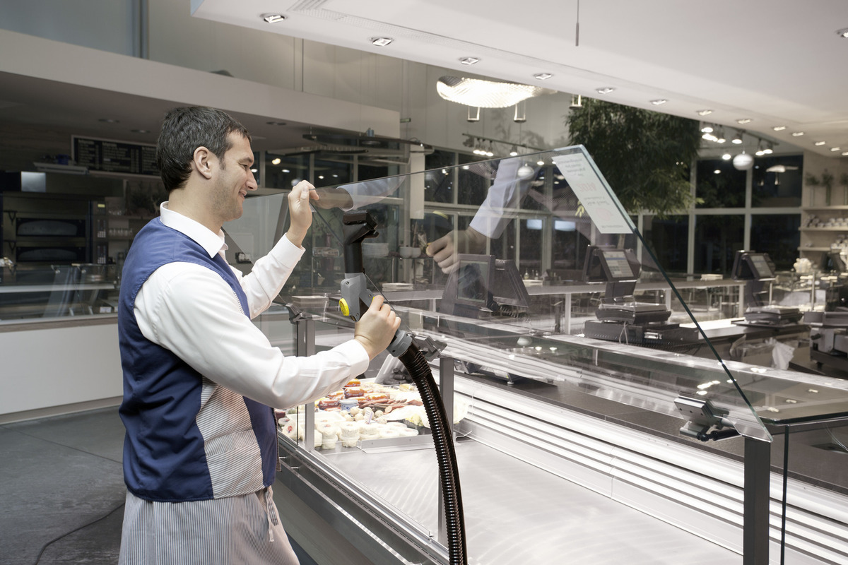 SGV 8-5 Steam Vacuum Cleaner in restuarant