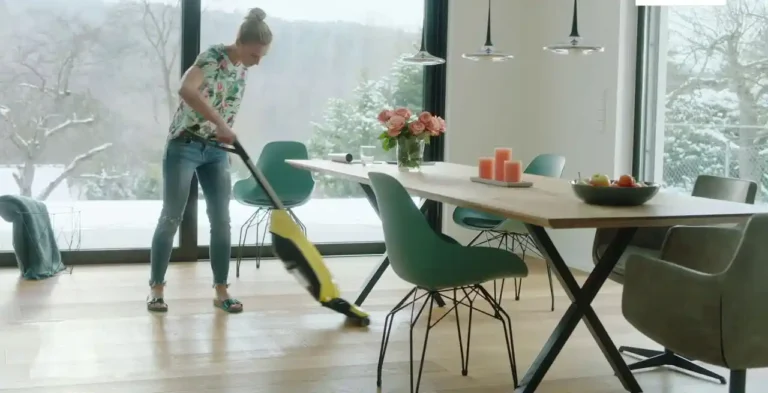 How To Clean Hardwood Floors – Using a Vacuum Cleaner