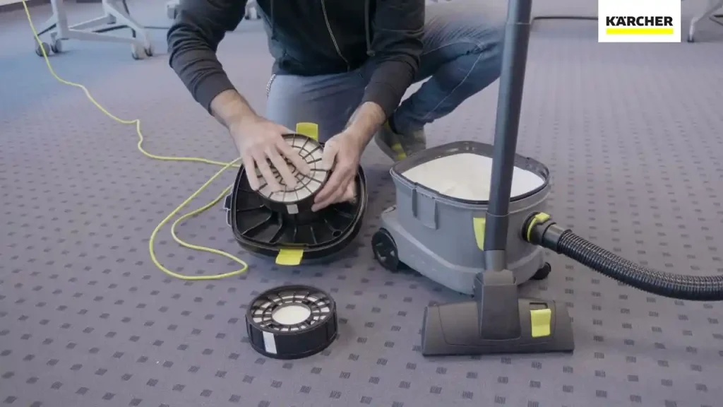 how to clean vacuum filter