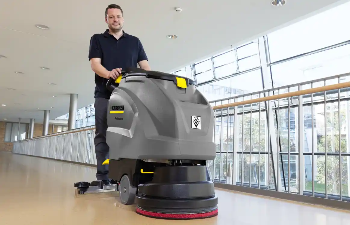 how to use a commercial floor scrubber