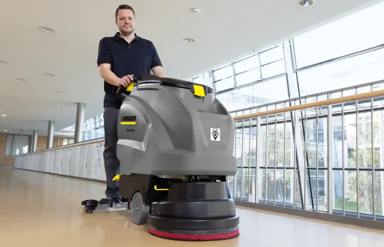 Floor Scrubber vs Floor Sweeper: What Does Your Business Need?
