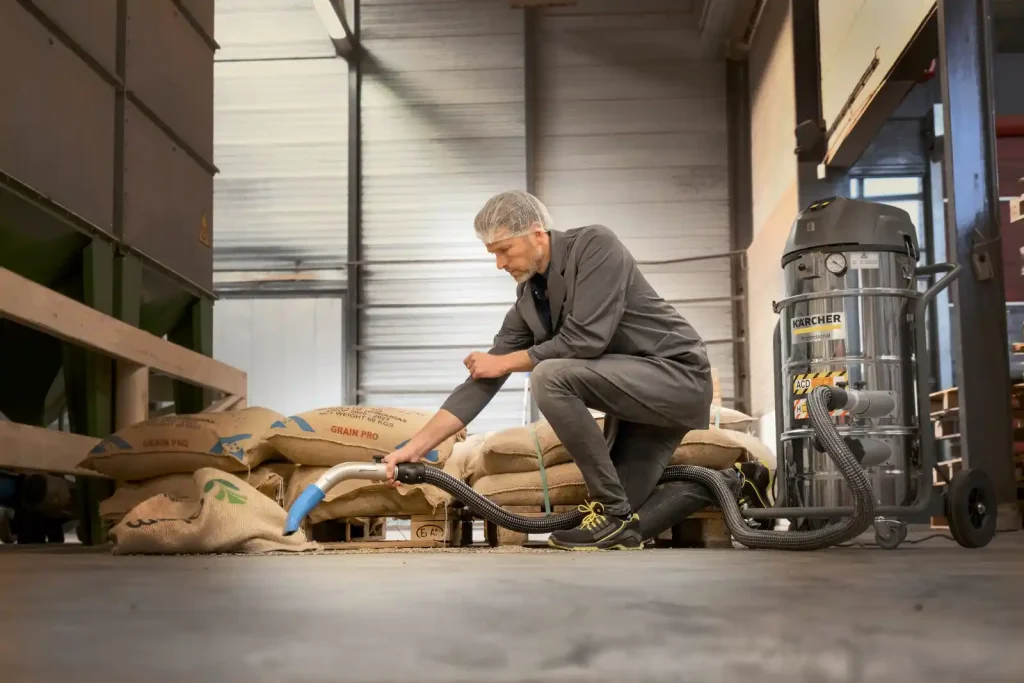 Industrial karcher Vacuums vs Extractors