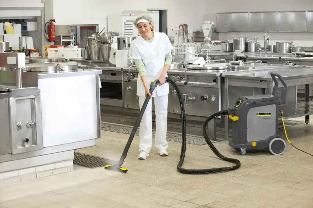 SGV 8-5 Kärcher in use for commercial kitchen floor cleaning